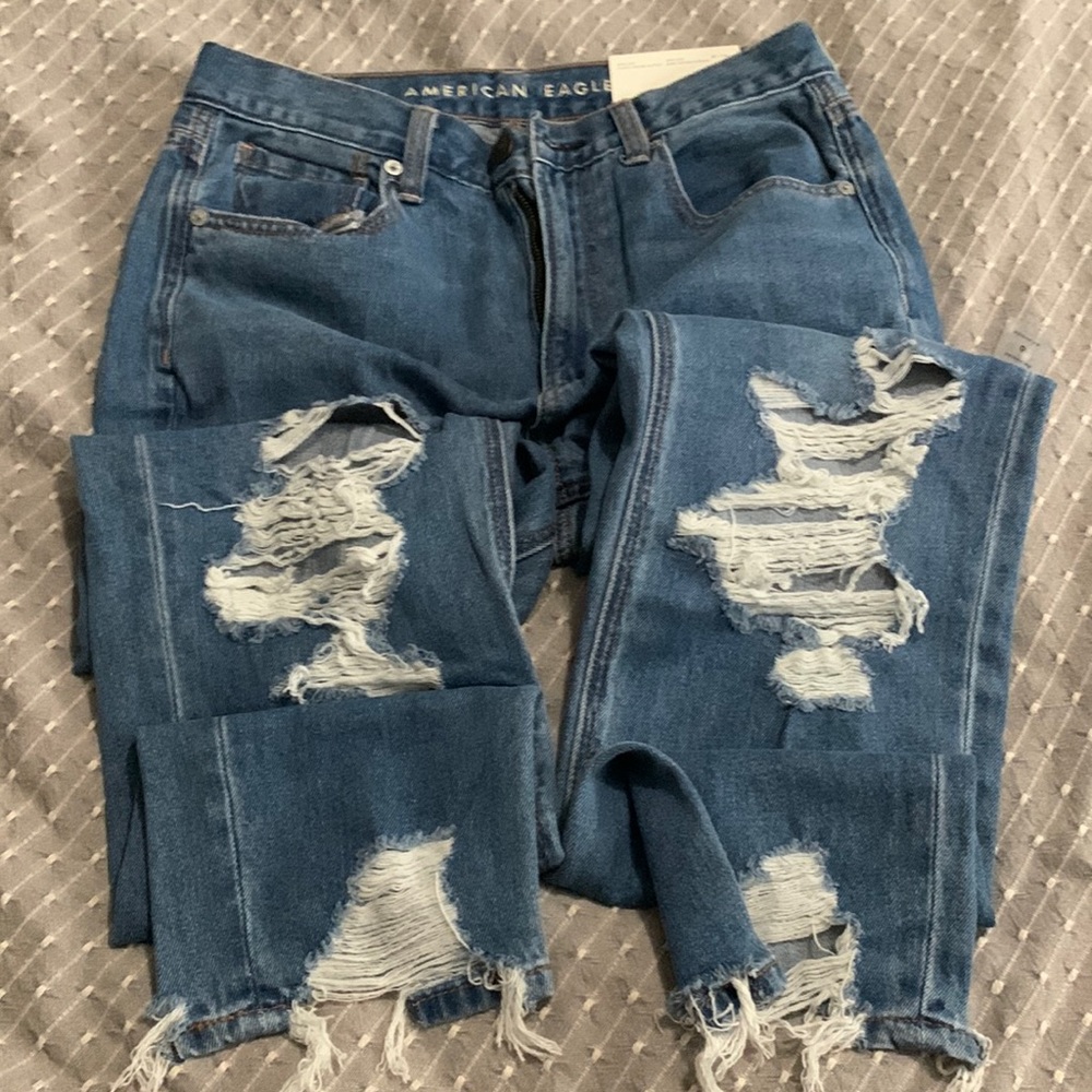NWT American Eagle Mom Jean / Size 6